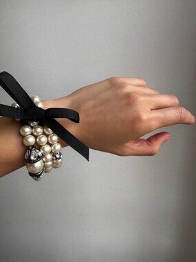 Vintage Pearl Bracelet with a Bow